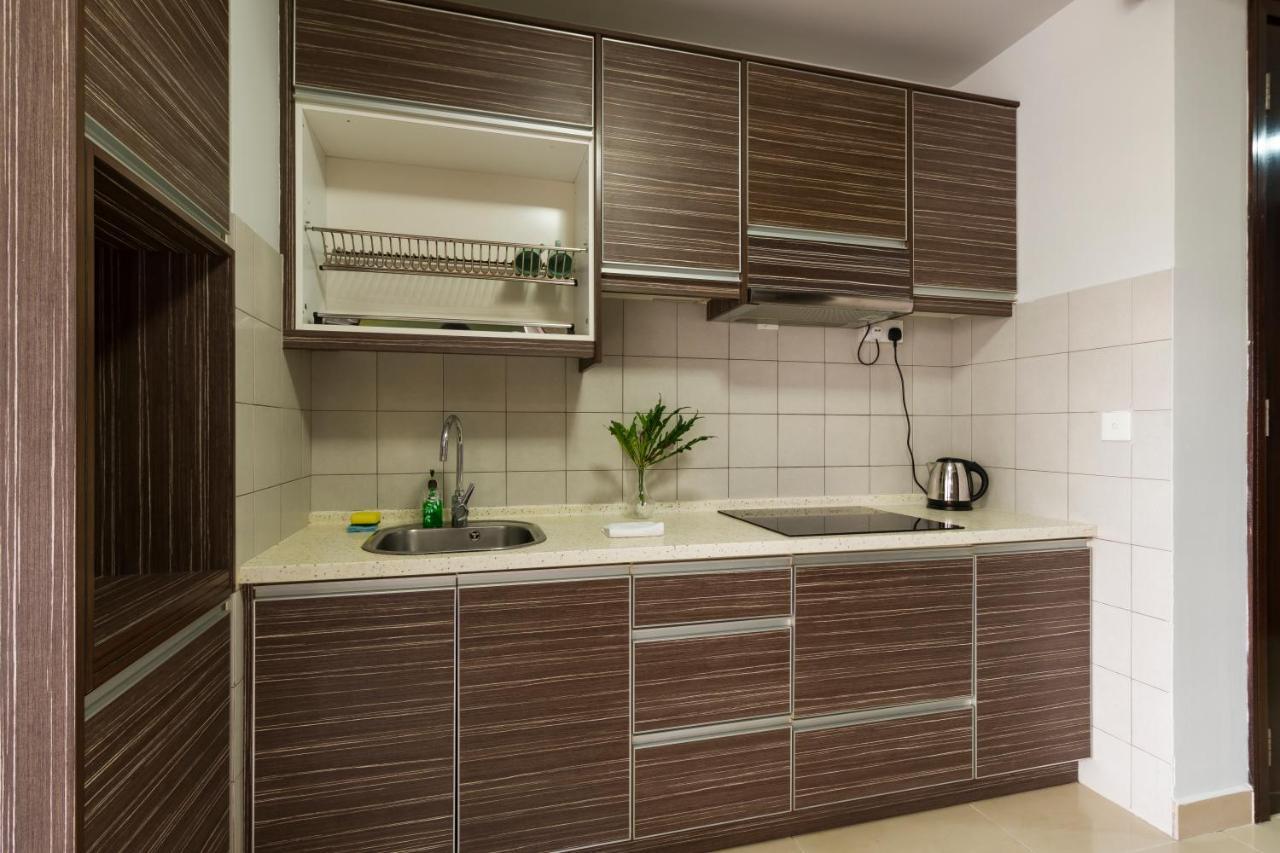 Pj8 Service Suites By Airhost Petaling Jaya Dış mekan fotoğraf